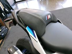 2025 BMW Motorrad M 1000 XR LIGHTWHITE UNI/M MOTORSPORT