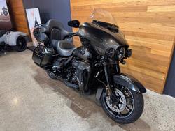 2018 Harley-davidson FLHTKSE CVO LIMITED BLACK