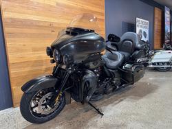 2018 Harley-davidson FLHTKSE CVO LIMITED BLACK