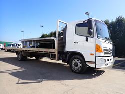 2016 HINO FE 500 white