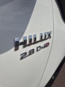 2018 Toyota
Hilux SR