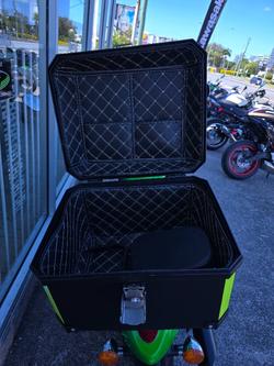 2018 Kawasaki VULCAN 900 (VN900) CLASSIC Black