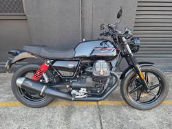 Moto Guzzi V7 Stone