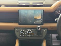 2025 Land Rover Defender 130 D350 X-Dynamic SE