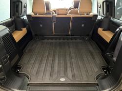 2025 Land Rover Defender 130 D350 X-Dynamic SE