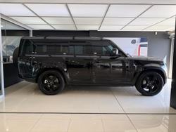 2025 Land Rover Defender 130 D350 X-Dynamic SE