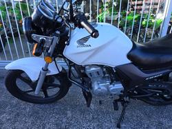 2018 HONDA CB125E White