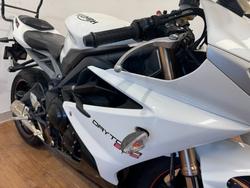 2015 Triumph DAYTONA 675 WHITE