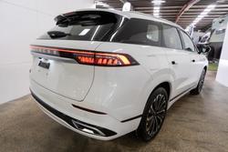 2025 Jaecoo J8 Track