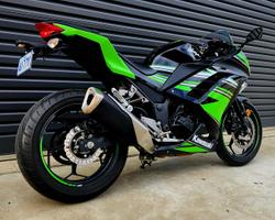 2016 Kawasaki Ninja 300 (EX300A) Ninja Green