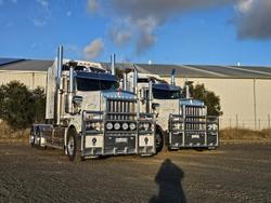 2025 Kenworth T909