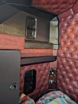 2025 Kenworth T909
