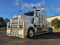2025 Kenworth T909