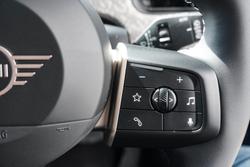 2025 MINI
Cooper S Favoured