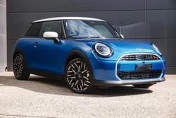 2025 MINI
Cooper S Favoured