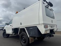 2020 Toyota
                Hilux SR