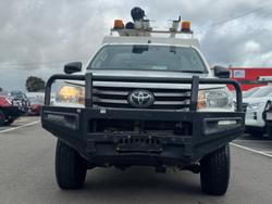 2020 Toyota
                Hilux SR