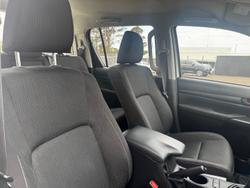 2023 Toyota Hilux SR