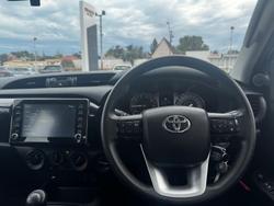 2023 Toyota Hilux SR