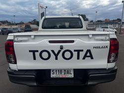 2023 Toyota Hilux SR
