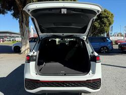 2025 Volkswagen TAYRON R-LINE