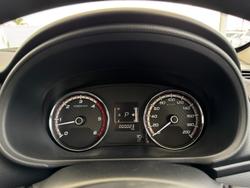 2024 Mitsubishi
Triton GLX