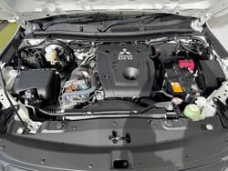 2024 Mitsubishi
Triton GLX