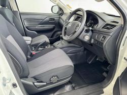 2024 Mitsubishi
Triton GLX