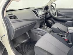 2024 Mitsubishi
Triton GLX