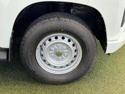 2024 Mitsubishi
Triton GLX