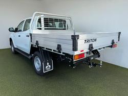 2024 Mitsubishi
Triton GLX
