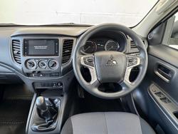 2024 Mitsubishi
Triton GLX
