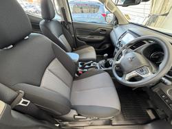 2024 Mitsubishi
Triton GLX