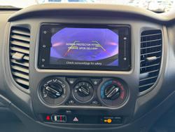 2024 Mitsubishi
Triton GLX