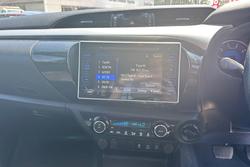 2018 Toyota
Hilux SR5