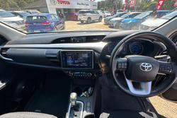 2018 Toyota
Hilux SR5