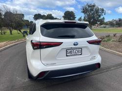 2021 Toyota
                Kluger Grande