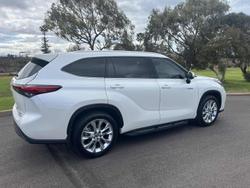 2021 Toyota
                Kluger Grande
