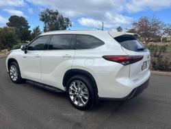 2021 Toyota
                Kluger Grande