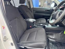2017 Toyota Hilux SR GUN126R 4X4 Dual Range Glacier White