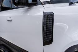 2023 Land Rover Defender 110 D300 SE L663 MY23.5 AWD Fuji White