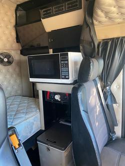 2018 Kenworth T409 Sar 1 White