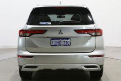 2024 Mitsubishi
Outlander LS