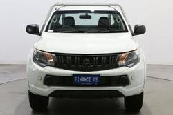 2016 Mitsubishi
Triton GLX