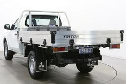 2016 Mitsubishi
Triton GLX
