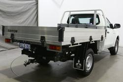 2016 Mitsubishi
Triton GLX
