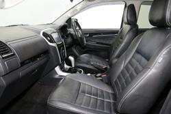 2020 Isuzu
MU-X LS-T