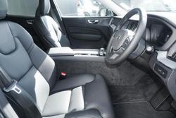 2025 Volvo XC60 Plus T8 Plug-In Hybrid