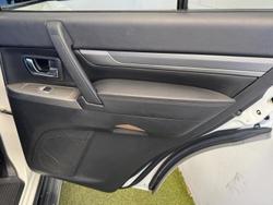 2016 Mitsubishi
Pajero GLX