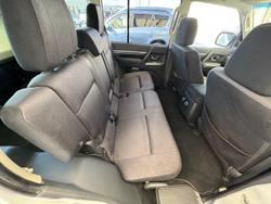 2016 Mitsubishi
Pajero GLX